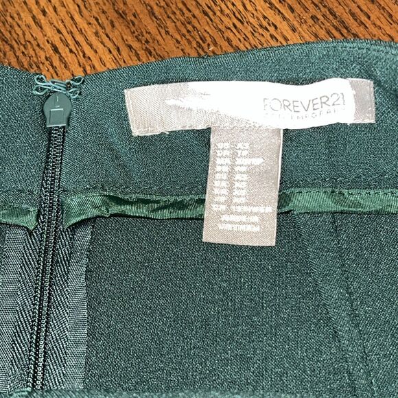Forever 21 Contemporary Dark Green High Waisted A Line Pleated Skirt Size XS - Picture 4 of 5